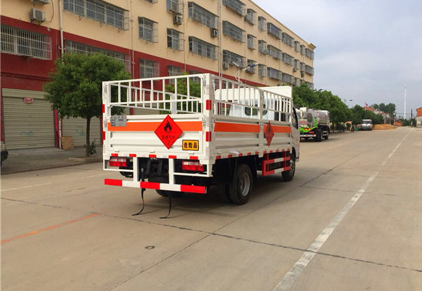 東風(fēng)多利卡氣瓶運輸車