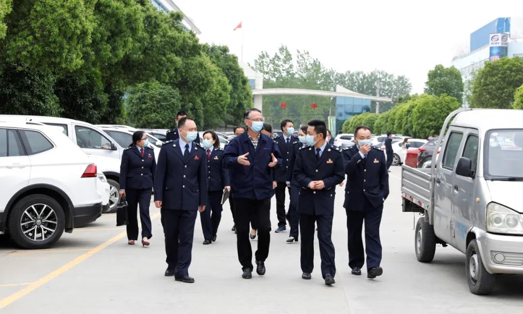 隨州市稅務(wù)局與程力汽車集團(tuán)共同舉辦“減稅費(fèi)優(yōu)服務(wù)，助復(fù)產(chǎn)促發(fā)展 ”