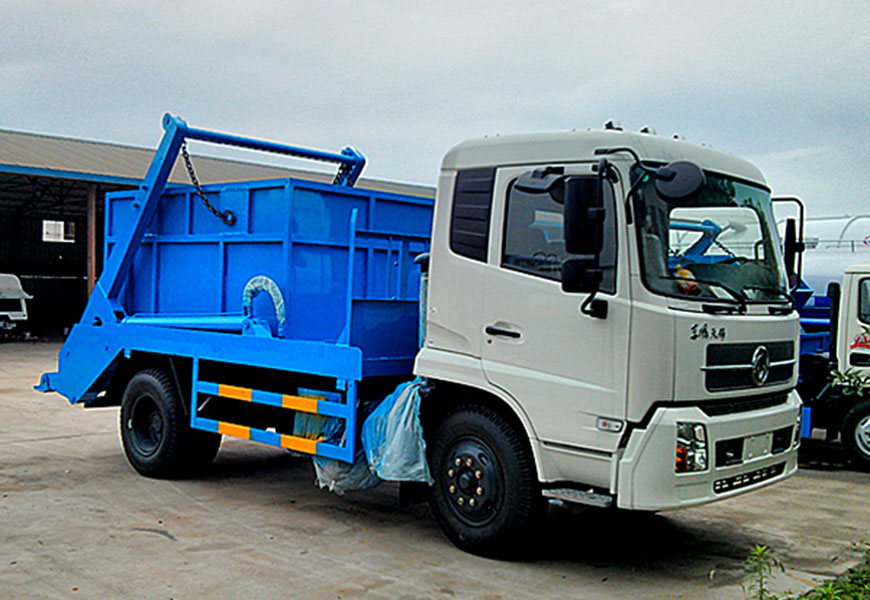 東風(fēng)天錦擺臂式垃圾車